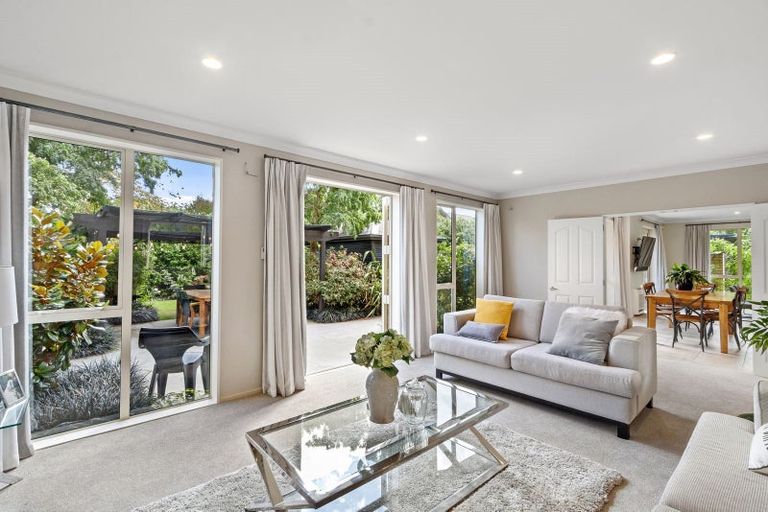 Photo of property in 14 Roderick Alleyn Lane, Papanui, Christchurch, 8052