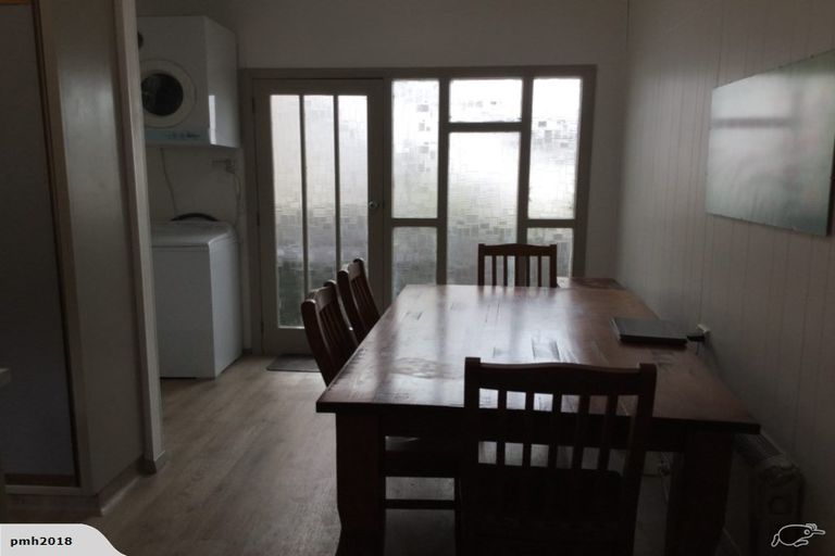 Photo of property in 39 Ngaio Road, Kelburn, Wellington, 6012