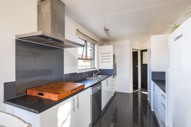 Photo of property in 3 Karaka Street, Inglewood, 4330