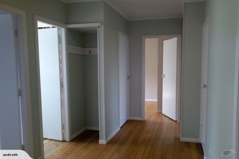 Photo of property in 24 Glen Road, Raumati South, Paraparaumu, 5032