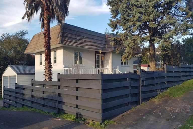 Photo of property in 1/46 View Road, Henderson, Auckland, 0612
