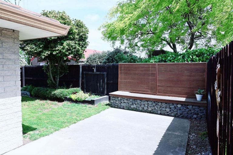 Photo of property in 2/99 Denise Crescent, Hornby, Christchurch, 8042