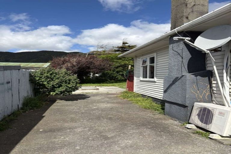 Photo of property in 100 Frederick Street, Wainuiomata, Lower Hutt, 5014