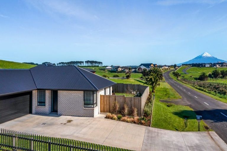 Photo of property in 32 Larlin Drive, Hawera, 4675