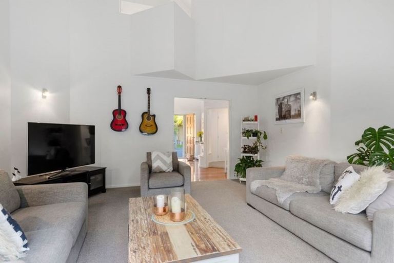 Photo of property in 29 Kate Sheppard Avenue, Torbay, Auckland, 0630