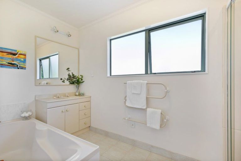 Photo of property in 26a Agra Crescent, Khandallah, Wellington, 6035