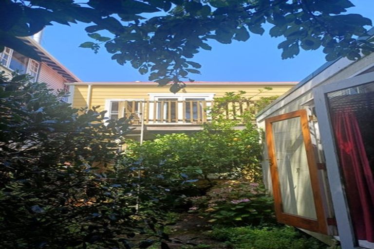 Photo of property in 22 Aro Street, Aro Valley, Wellington, 6021