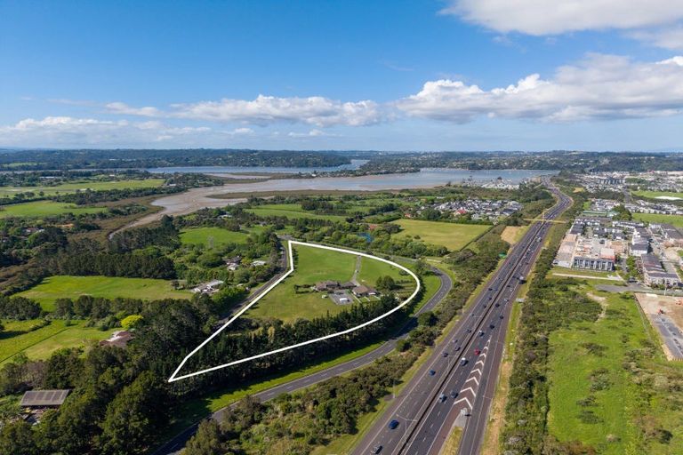 Photo of property in 7 Sinton Road, Hobsonville, Auckland, 0618