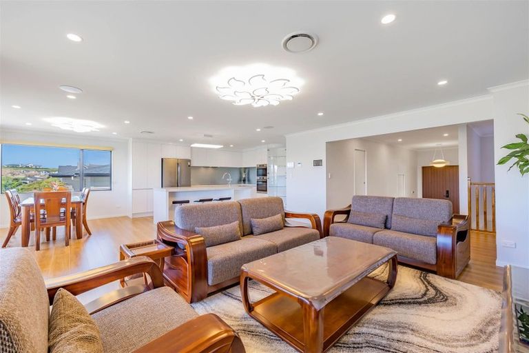 Photo of property in 4 Resolution Drive, Gulf Harbour, Whangaparaoa, 0930