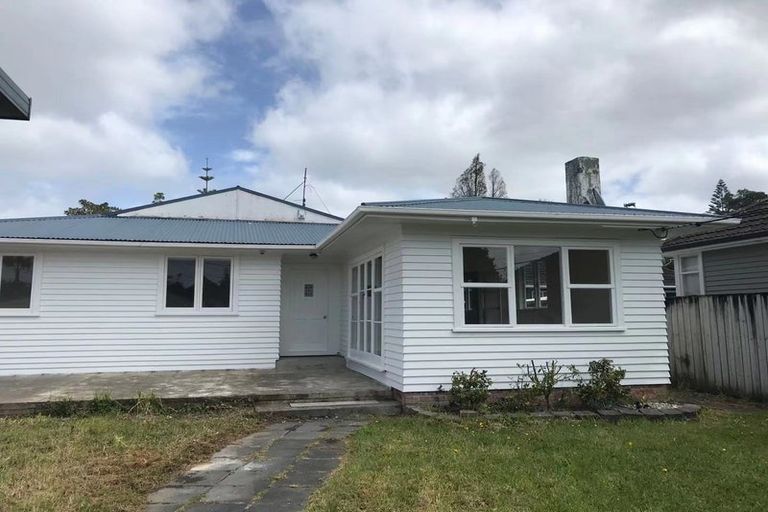 Photo of property in 111 Nile Road, Milford, Auckland, 0620