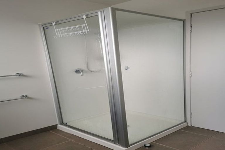 Photo of property in 28 Vandeleur Avenue, Birkdale, Auckland, 0626