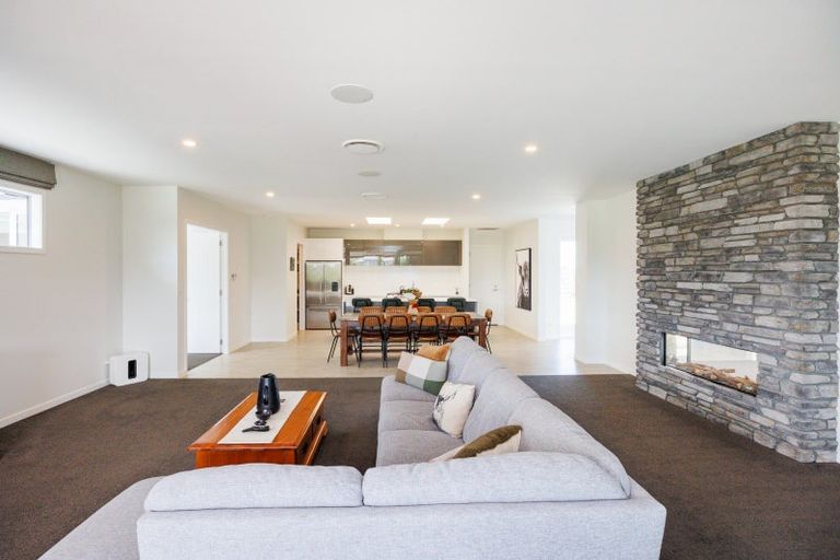 Photo of property in 33 Hartwell Drive, Kelvin Grove, Palmerston North, 4470