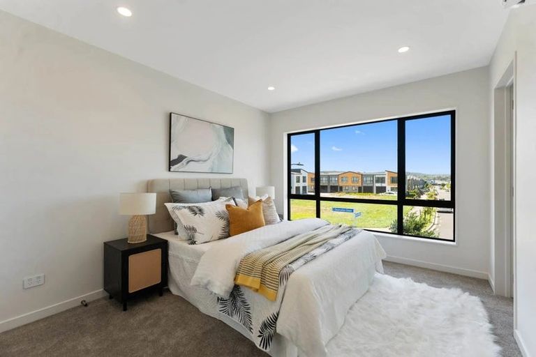 Photo of property in 37 Observation Green, Hobsonville, Auckland, 0616
