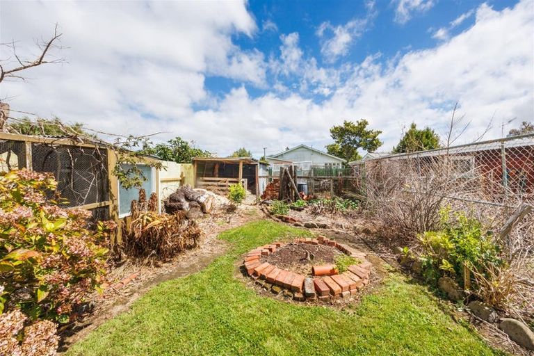 Photo of property in 37 Follett Street, Marton, 4710