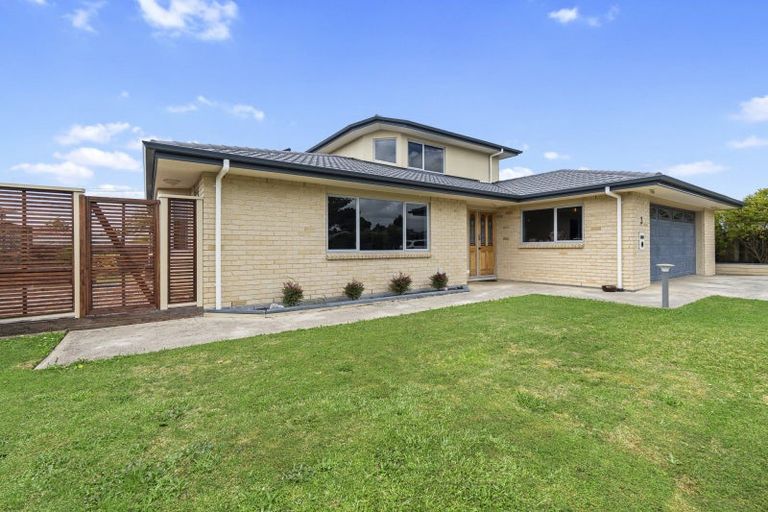 Photo of property in 3 Mahoe Street, Strandon, New Plymouth, 4312