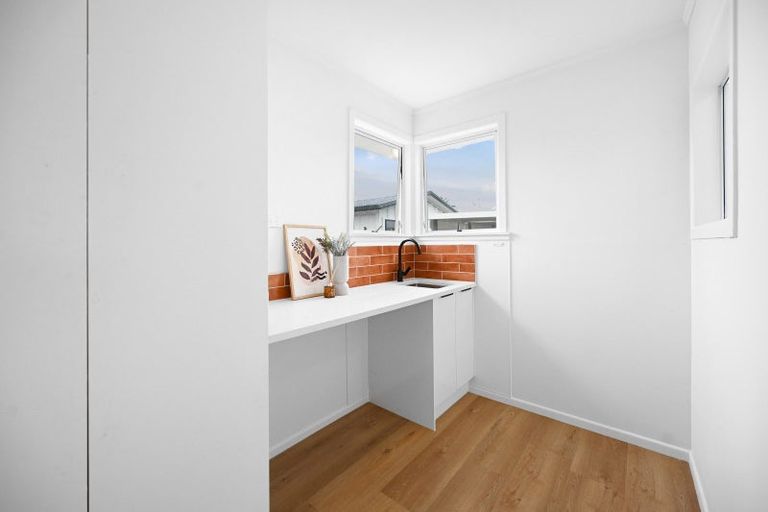 Photo of property in 27 Fuchsia Avenue, Pukete, Hamilton, 3200