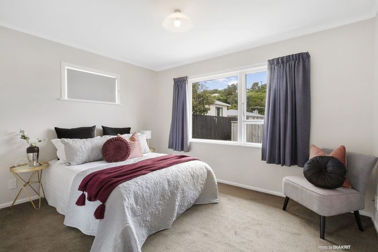 Photo of property in 58 Salford Street, Newlands, Wellington, 6037