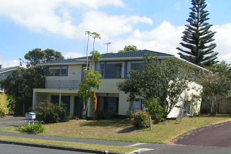 Photo of property in 6 Ravenwood Drive, Forrest Hill, Auckland, 0620