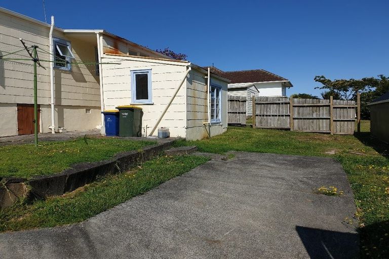 Photo of property in 1/7 Savoy Road, Glen Eden, Auckland, 0602