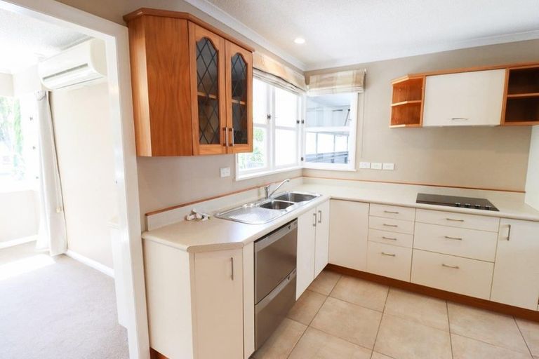 Photo of property in 18 Churchill Avenue, Hokowhitu, Palmerston North, 4410
