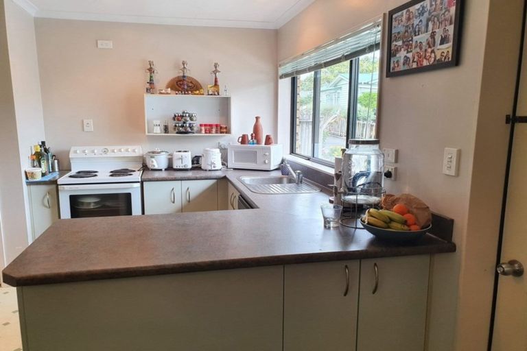 Photo of property in 42d Kitchener Road, Waiuku, 2123