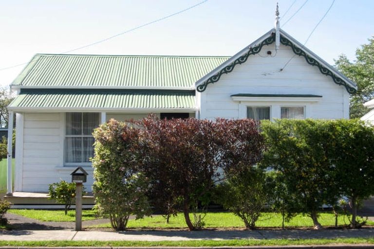 Photo of property in 18 Tay Street, Whanganui, 4500