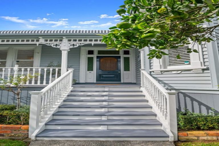 Photo of property in 55 Symonds Street, Onehunga, Auckland, 1061