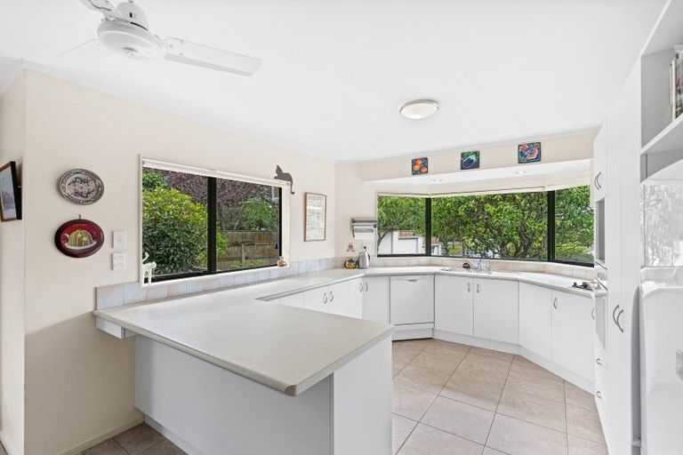Photo of property in 36 Cranbrook Grove, Waikanae, 5036