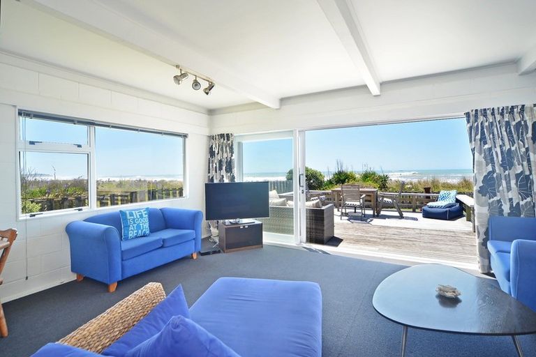 Photo of property in 165 Blue Pacific Parade, Riversdale Beach, Masterton, 5872