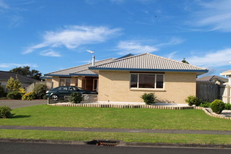 Photo of property in 15 Astoria Place, Northpark, Auckland, 2013