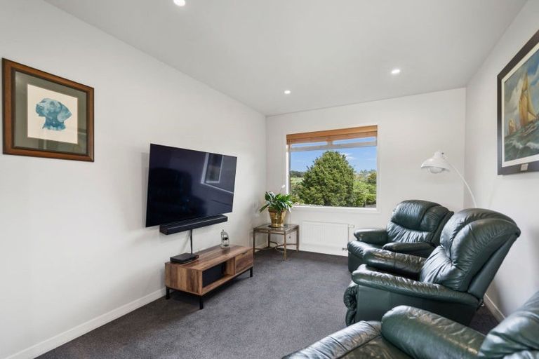 Photo of property in 13 Capstone Place, Te Kamo, Kamo, 0185