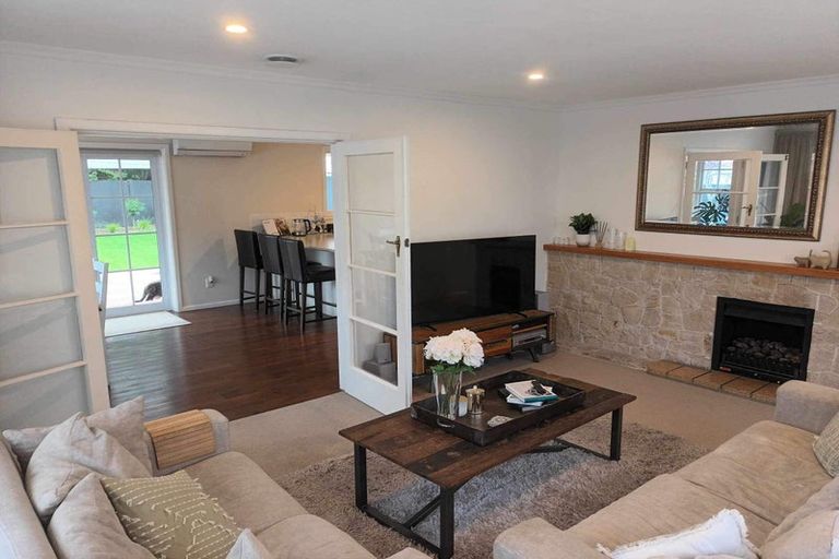 Photo of property in 8 Ambleside Drive, Burnside, Christchurch, 8053