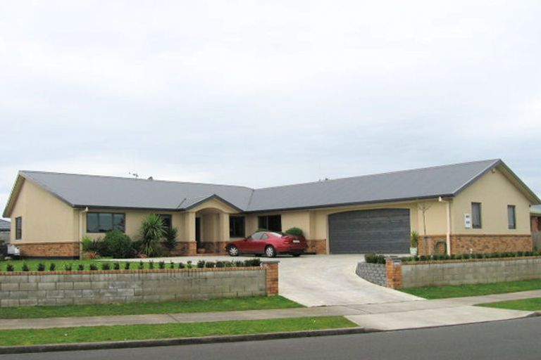 Photo of property in 57 Waiwherowhero Drive, St Andrews, Hamilton, 3200