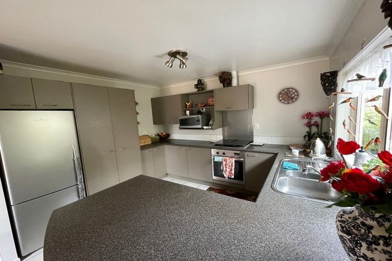 Photo of property in 4 Fitchburg Place, Mangere, Auckland, 2022