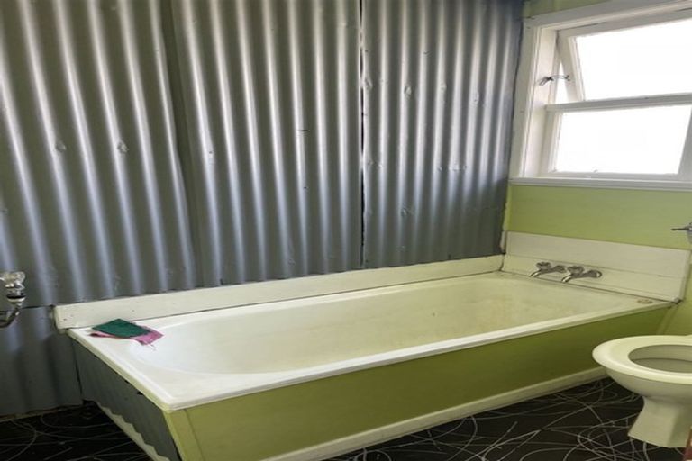 Photo of property in 29 Wilson Street, Waverley, 4510