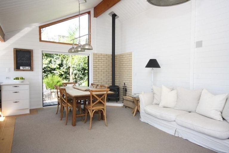 Photo of property in 130 Tirohanga Drive, Whangamata, 3620