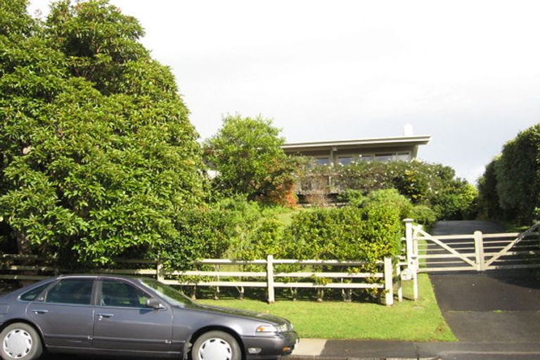 Photo of property in 12 Paisley Street, Mellons Bay, Auckland, 2014