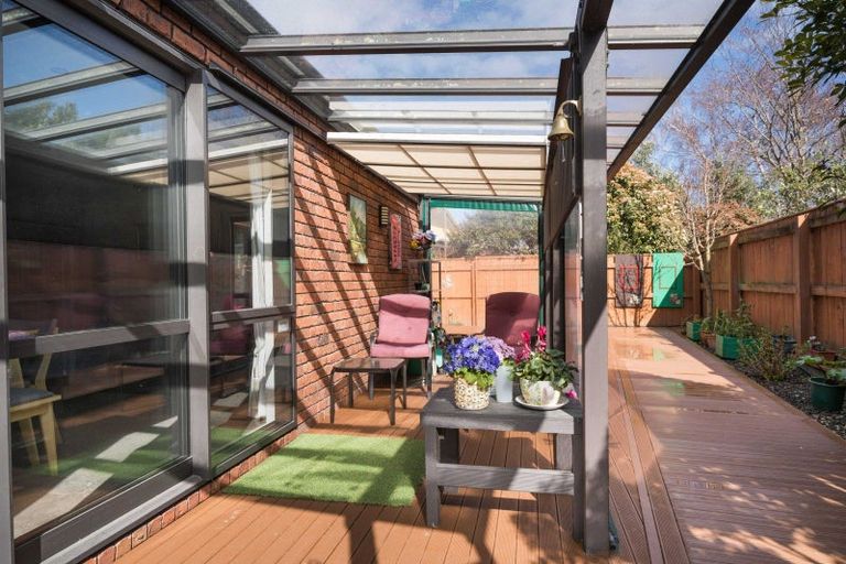 Photo of property in 3 Astelia Court, Milson, Palmerston North, 4414