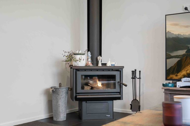 Photo of property in 2 Collie Road, Pukekohe, 2120