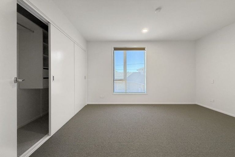 Photo of property in 2/51 Yeovil Road, Te Atatu Peninsula, Auckland, 0610