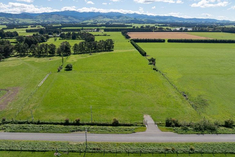 Photo of property in 231 Hughes Line, West Taratahi, Carterton, 5887