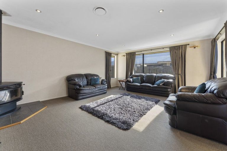 Photo of property in 10 Rodeo Drive, Kelvin Grove, Palmerston North, 4414