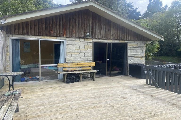 Photo of property in 148 Laingholm Drive, Laingholm, Auckland, 0604