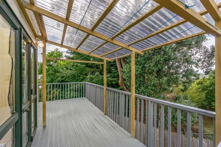 Photo of property in 2/14 Target Road, Totara Vale, Auckland, 0629