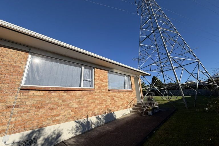 Photo of property in 2/62 Tiroroa Avenue, Te Atatu South, Auckland, 0610