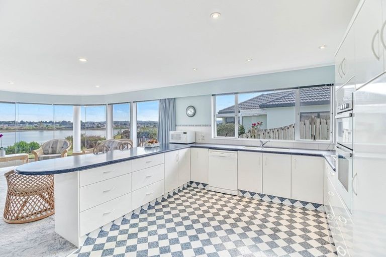 Photo of property in 10 Tytus Place, Conifer Grove, Takanini, 2112