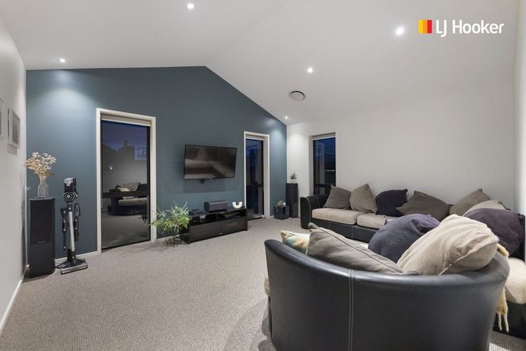 Photo of property in 18 Three Kings Court, Outram, 9019