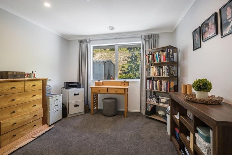 Photo of property in 35 Banks Boulevard, Whitby, Porirua, 5024