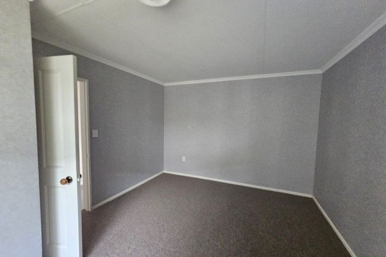 Photo of property in 8a Busby Place, Awapuni, Palmerston North, 4412