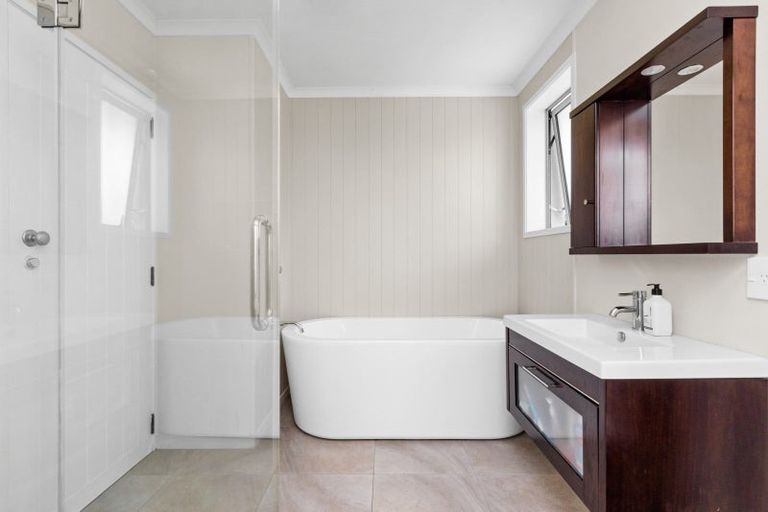 Photo of property in 56 Mcelwee Street, Jervoistown, Napier, 4112